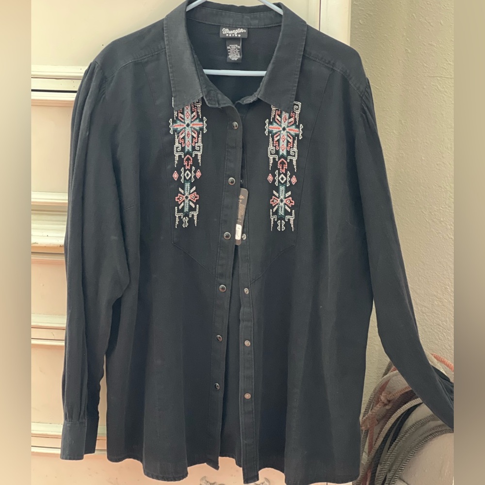 NWT Wrangler Pearl Snap